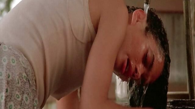 Visoka definicija :  Kinky ljubavnica Angelina rukuje drkanjem XXX videos 